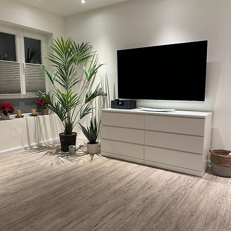 Apartamento Am Kleinen Muehlenteich - Zentrale Ruhige Lage Mit Parkplatz Und Fahrraedern Flensburgo Exterior foto