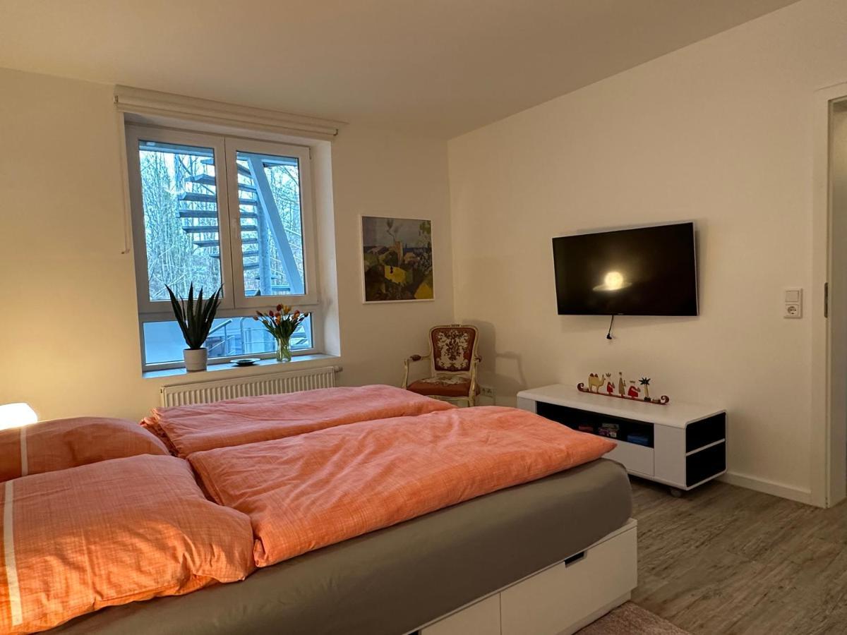 Apartamento Am Kleinen Muehlenteich - Zentrale Ruhige Lage Mit Parkplatz Und Fahrraedern Flensburgo Exterior foto