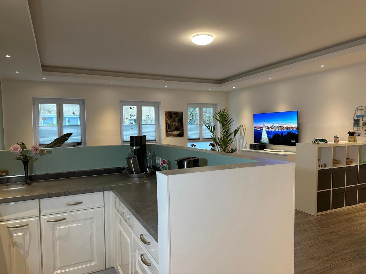 Apartamento Am Kleinen Muehlenteich - Zentrale Ruhige Lage Mit Parkplatz Und Fahrraedern Flensburgo Exterior foto